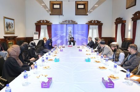 Today Afghan experts & businessmen residing abroad and several female members of the Islamic invitation associations called on Acting Foreign Minister Mawlawi Amir Khan Muttaqi.