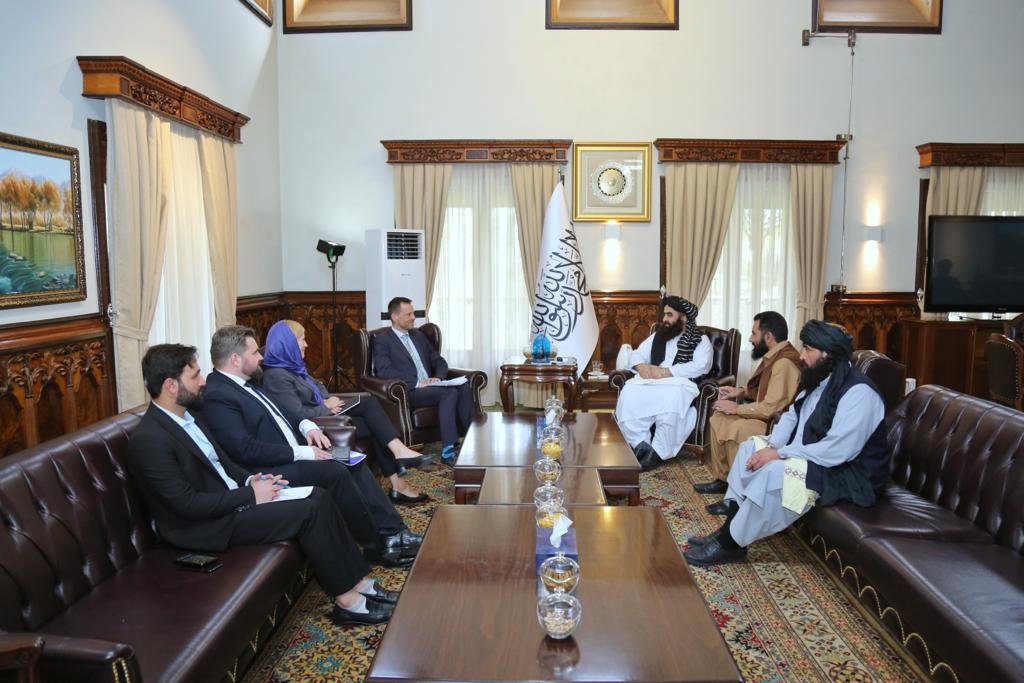 ‏توماس نیکلاسون نماینده خاص اتحادیه اروپا برای افغانستان با مولوی امیر خان متقی سرپرست وزارت امور خارجه دیدار نمود.