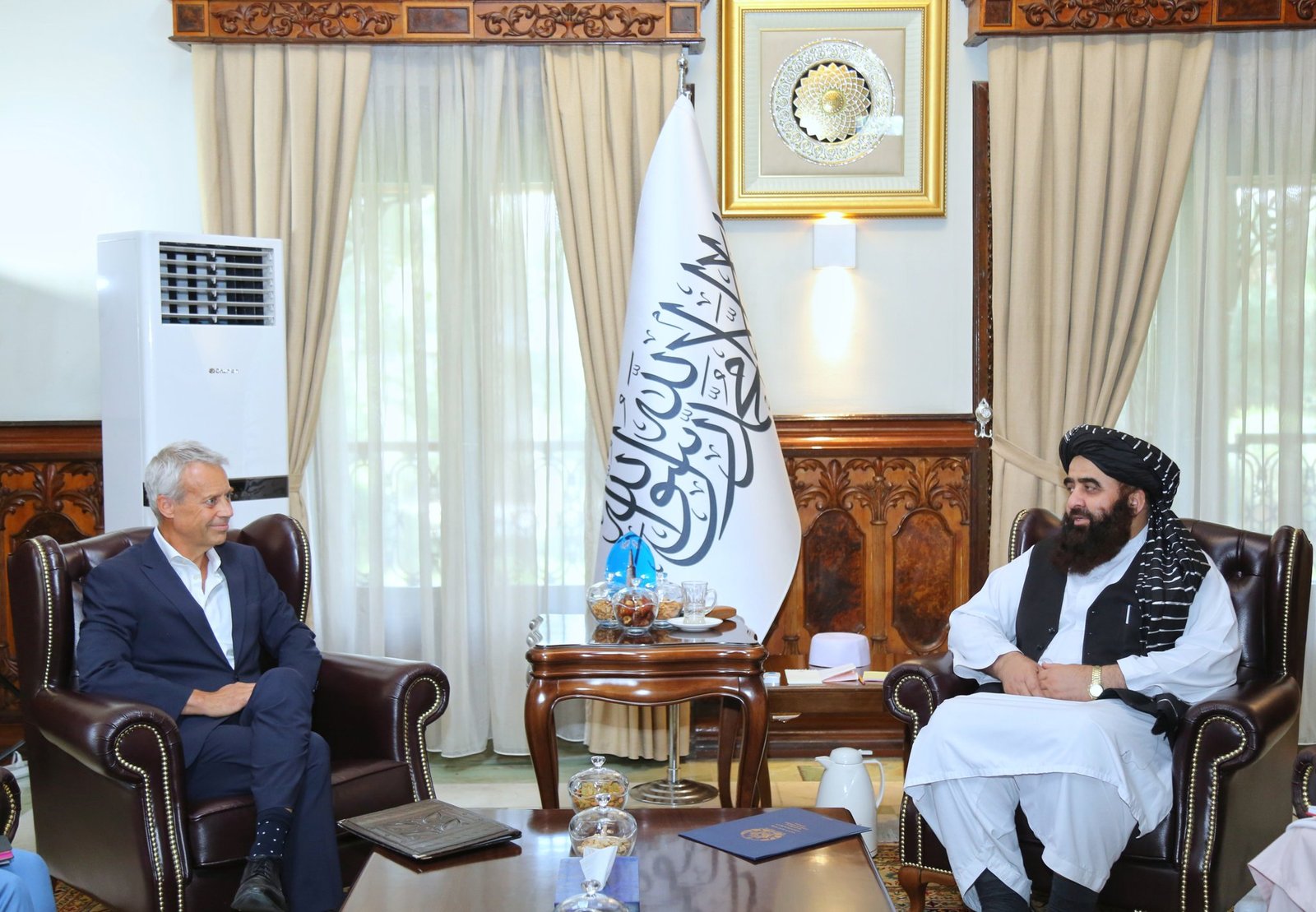 ‏د بهرنیو چارو له وزیر مولوي امیر خان متقي سره په کابل کې د ناروې هیواد سفیر اولي لینډمن او مل پلاوي وکتل.